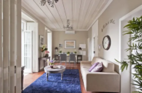 Lisbon Colours Bairro Alto Apartments