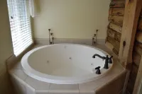 Red BUD Lodge
