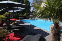 Hôtel Les Terrasses de Saumur - С бассейном