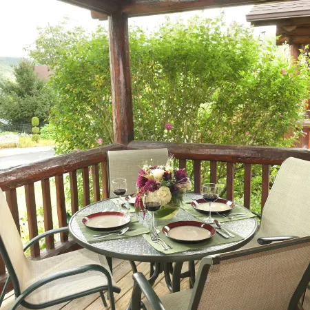 The Lodges at Cresthaven