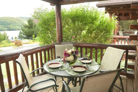 The Lodges at Cresthaven