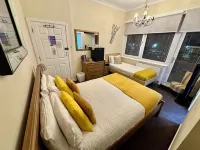 The Elbow Room Hotels in Glenrothes