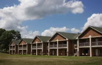 AmericInn by Wyndham Okoboji Hotels in Center Grove