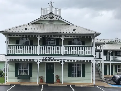 Deluxe Inn and Suites Hotels in Neshoba County