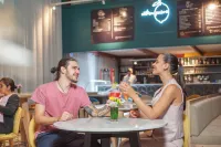 Le Louvre Hotel & Spa - bar