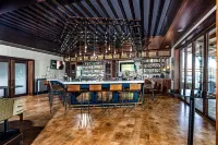 The Inn at the Crossroads - bars