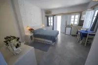 Ianthe Apartments & Villa - Bãi đậu xe