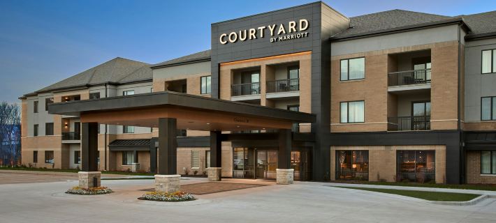 Courtyard Wausau Hotels in Marathon County