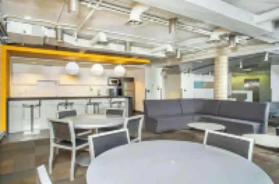 Barker Suites Southport Hotels in Portage La Prairie