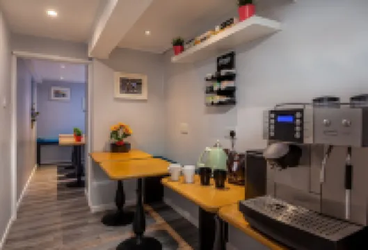 คลีฟเดน เฮาส์ บาย นิน่า