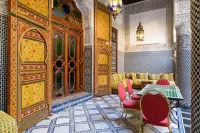 Riad les Chrifis Navette Aéroport 24 Sur 24 - sarapan