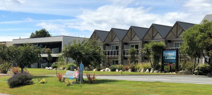 Fiordland Lakeview Motel and Apartments โรงแรมในเตอาเนา