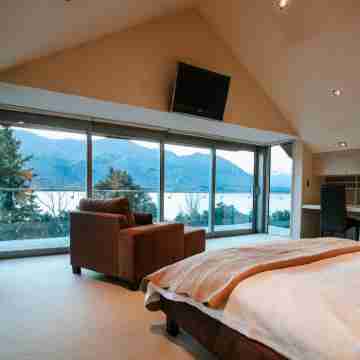 Lakeside Rd - Lake Views - Sleeps 10 Rooms