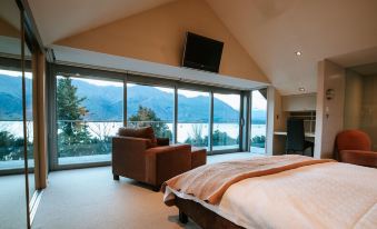 Lakeside Rd - Lake Views - Sleeps 10