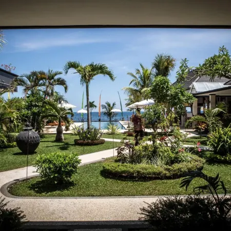 Kelapa Lovina Beach Villa Отели рядом с достопримечательностью «Водопад Алинг-Алинг»