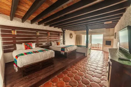 Las Rocas Resort & Spa Отели рядом с достопримечательностью «Baja Gallery»