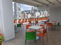 Hampton by Hilton Bucaramanga - พร้อมอาหารเช้า