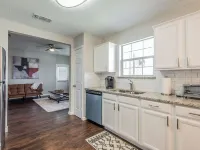 Lone Star Haven for 8 Hotels in Burleson