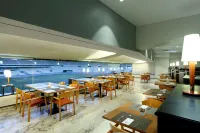 Exe Isla Cartuja Hotel a Guillena