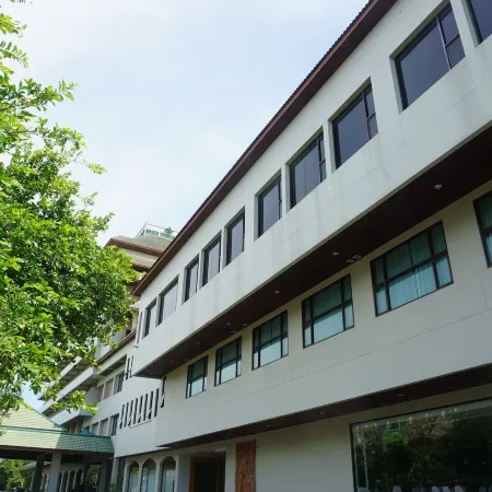 Green World Palace Hotel