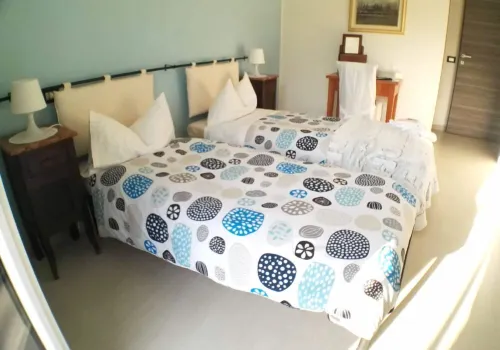 古列爾米納民宿