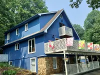 Lil Black Bear Inn Hotels in Brown County