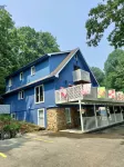 Lil Black Bear Inn Hotels in Washington Township