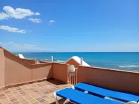 Lloyds Beach Club