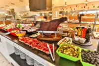 Carine Hotel Kumbor Superior - breakfast