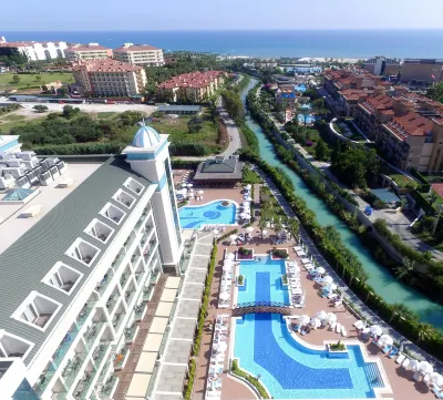 Luna Blanca Resort & Spa Hotels in der Nähe von Selge Park Shoping Center