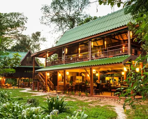 Our Jungle House Hotéis em Phanom