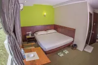 Green Paradise Hotel Hotel di Thingangyun