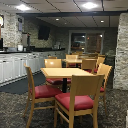 Super 8 by Wyndham Red Deer