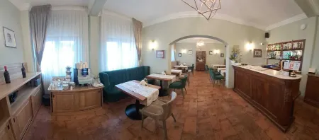 Pensiunea Casa Cranta Отели рядом с достопримечательностью «DASH»