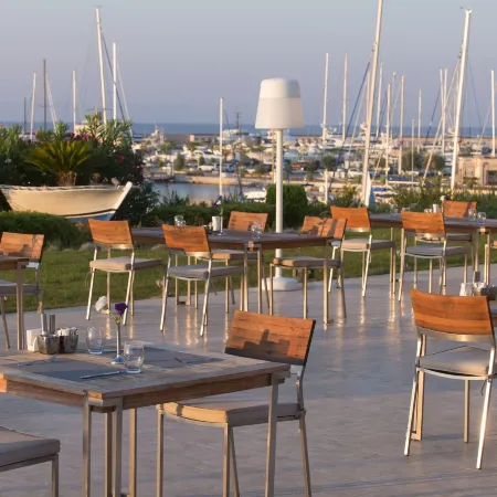 Yacht Club