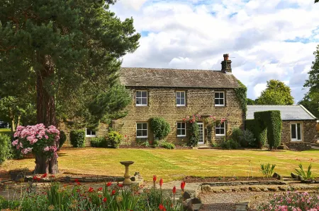 Woodsome Hall Golf Club Cottage on the Course Отели рядом с достопримечательностью «Университет Хаддерсфилд Квинсгейт Кампус»