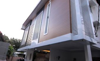 Chandra Inn