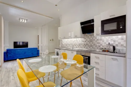 Stylish 2 Bedroom Apartment in an Amazing Location - Bãi biển