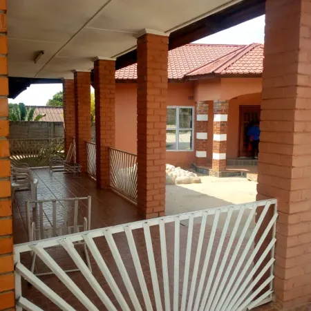 Jedidiah Guest House Отели в г. Китве