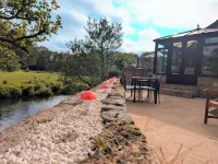 Beautiful detatched cottage situated within a small hamlet near Bamburgh. Hotels in Easington