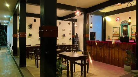 Sea Pink Residence Отели рядом со станцией Aluthgama Railway Station