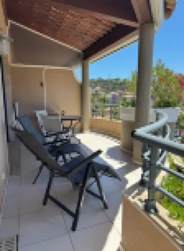 Magnificent T2 in the Heart of Cavalaire, 4 ' Walk from the Beaches of the Center