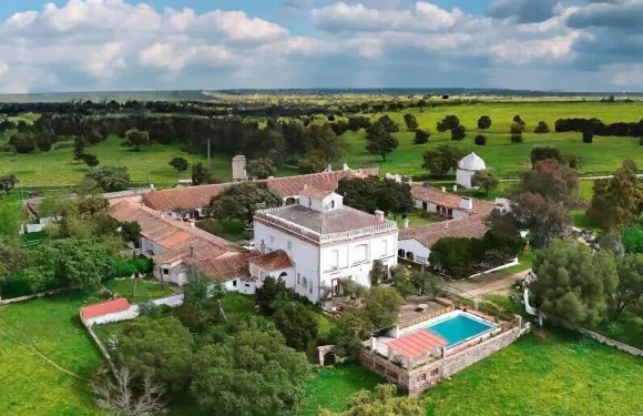 埃爾瓦奎里爾鄉村酒店