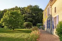 Gites la Sauvageonne Hotels in Mirambeau