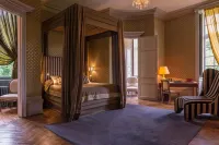 Château de Saint Paterne Hotels in Saint-Leonard-des-Bois