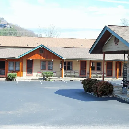 Marshall's Creek Rest Motel
