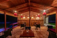 Rivendell Apartments Hotels in Feakes