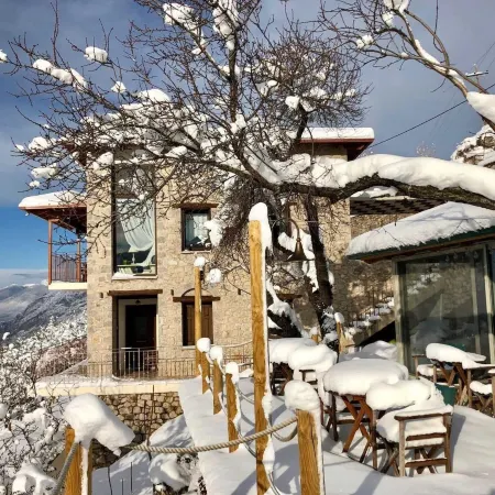 AlmondHouse Suites with Fireplace - Adults Only