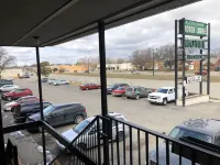 Allen Park Motor Lodge - parking