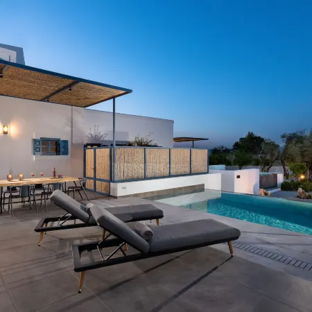 Kalathos Square Luxury Suites